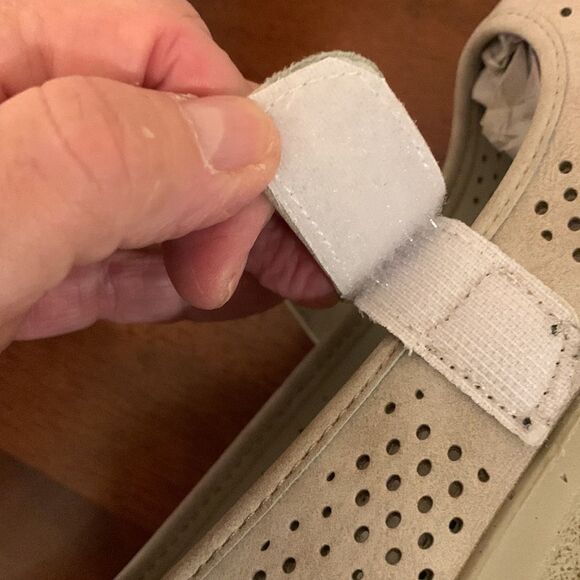 Ladies size 6 page Mary Jane shoes NWT with memory foam insoles - Picture 5 of 8